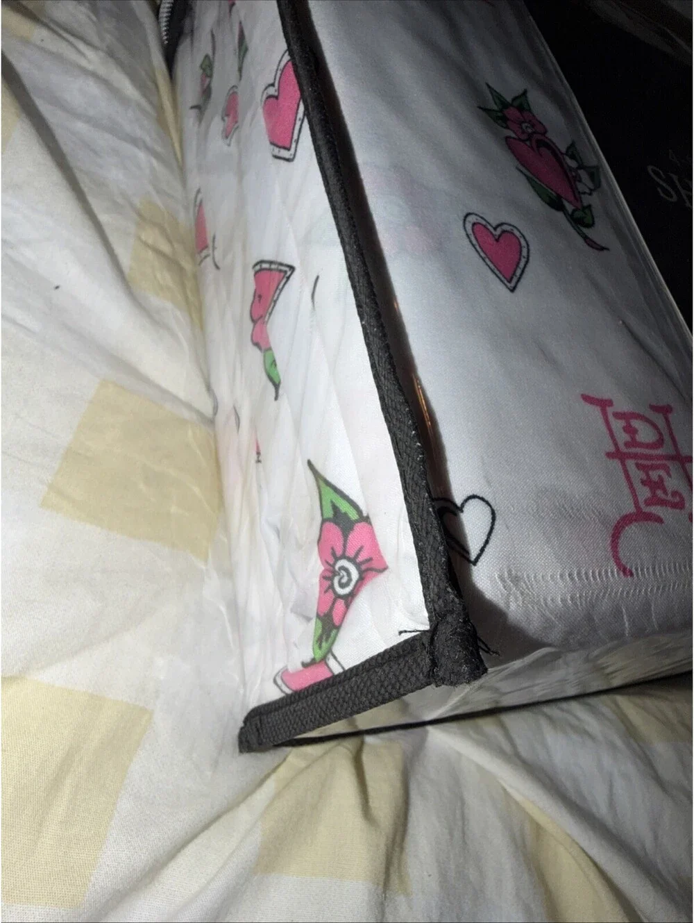 EXCLUSIVE!! ED HARDY Pink/white Hearts Flowers 4PC SHEET SET King